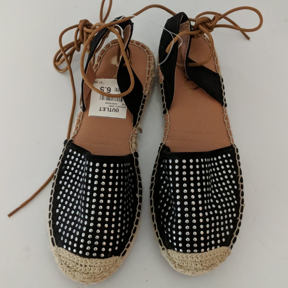 GROOVE WOMEN SANDALS FLATS SIZE 6.5 NWD